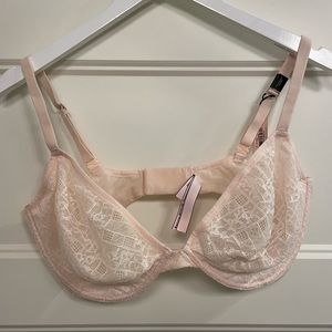 BNWT Victoria Secret Unlined Lace Plunge Bra Size 38DDD